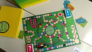 ESPASPI: das spannende Energiespar-Spiel Ein Brettspiel von Grundschüler*innen der Schule am Falkplatz: Das Energiespar-Spiel Espaspi