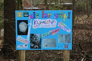 Ein selbst gestaltetes Plakat zum Thema Klimaschutz und Nachhaltigkeit Ein selbst gestaltetes Plakat zum Thema Klimaschutz und Nachhaltigkeit