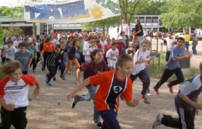 Schüler*innen beim Sponsorenlauf